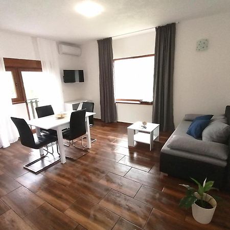 Farma & Apartmani Opg Sasa Delic Korenica Ngoại thất bức ảnh